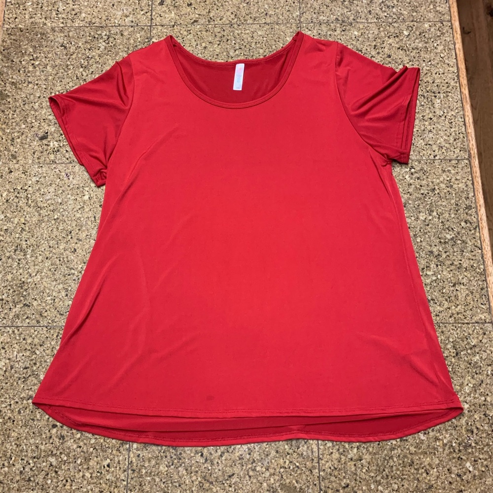LuLaRoe Classic T - 3XL - Red